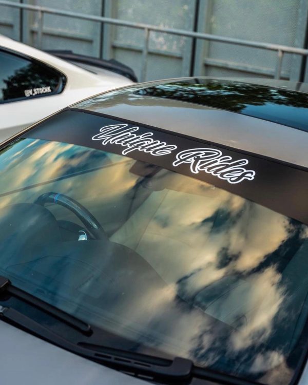 Front windscreen banner (White)